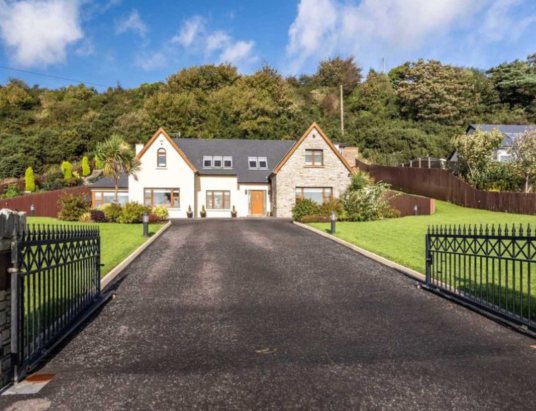 Embrace Luxurious Coastal Living at ‘Loch View’ at Co.Donegal